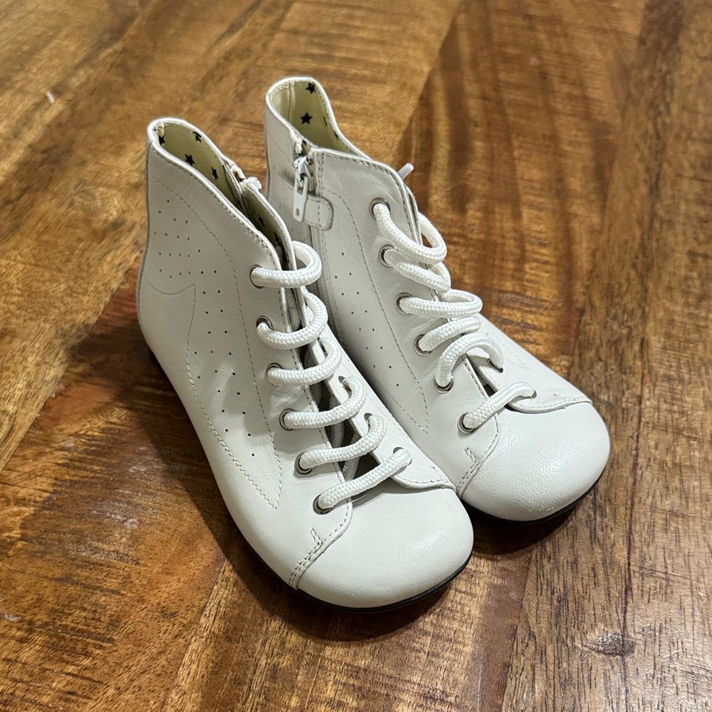 Gucci Toddler Square Toe Ankle High Booties in White, Size US9 (EU26)